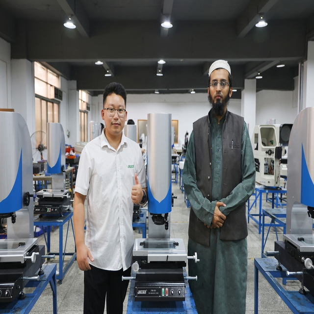 pakistani-customer-factory-inspection
