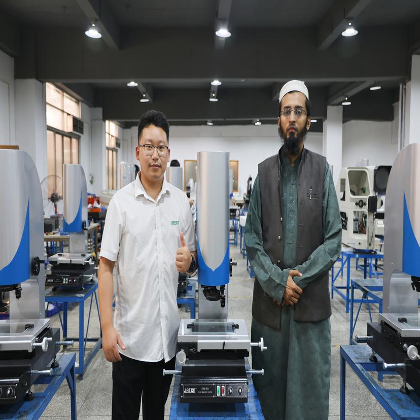 pakistani-customer-factory-inspection