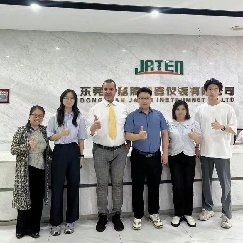 italian-client-visit-jaten-factory-precision-measurement